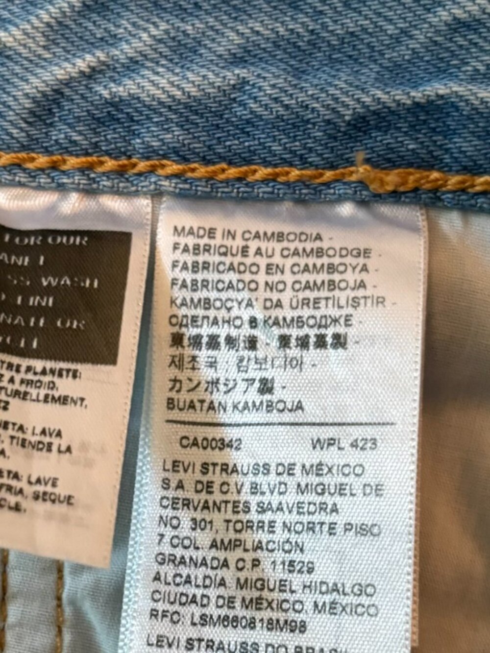 EUC Levi's Iconic Long Denim Maxi Skirt Light Wash A-Line Pockets Sz 16 Western - Picture 8 of 9